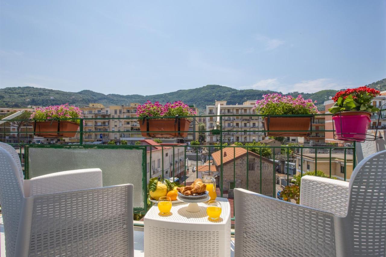 Sorrentovibes - City Home In Sorrento With Balcony And View Eksteriør bilde